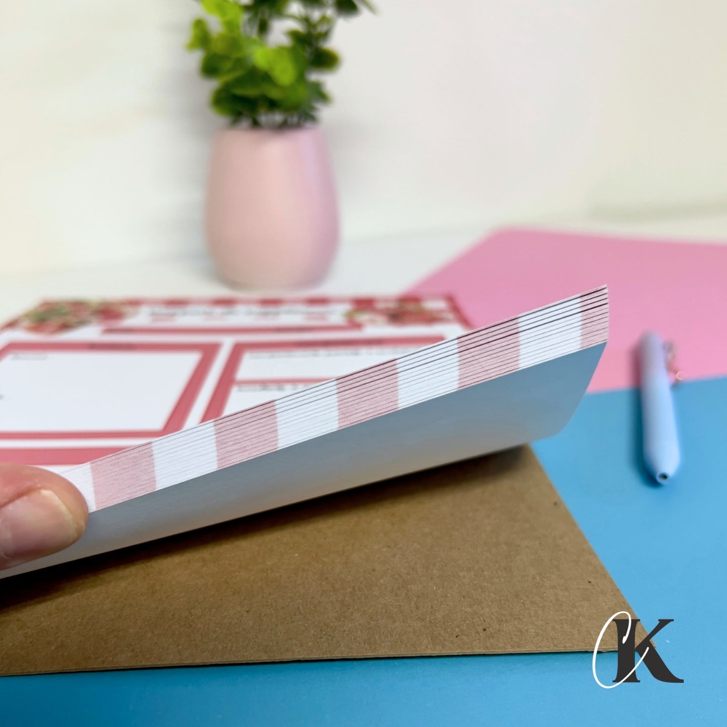 Rapport de suppléance | Fraises rouges à motif carreaux