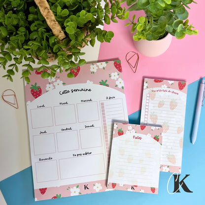 Liste de tâches | Fraises rouges et petites fleurs sur fond rose (To do list)