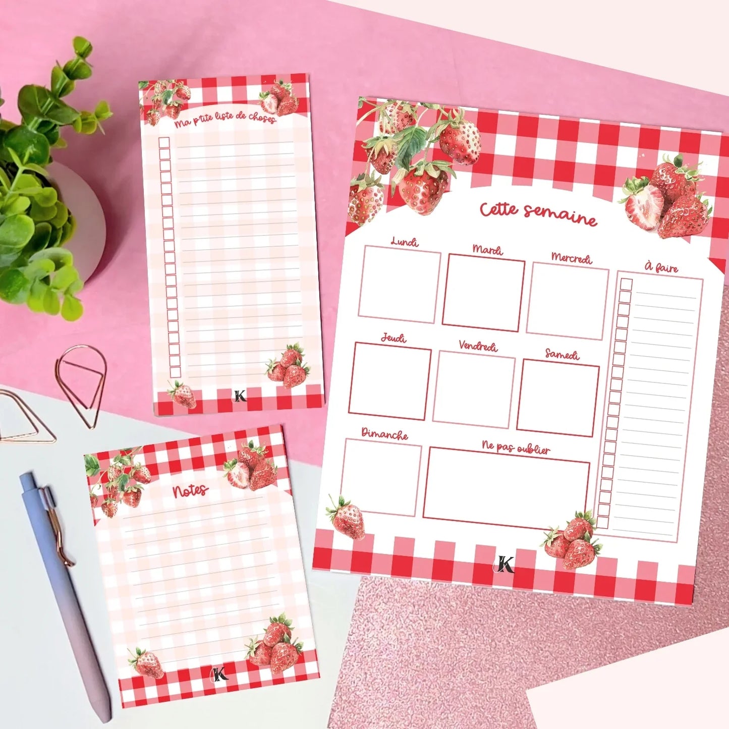 Ensemble de planificateur et blocs-notes | Fraises rouges à motif carreaux