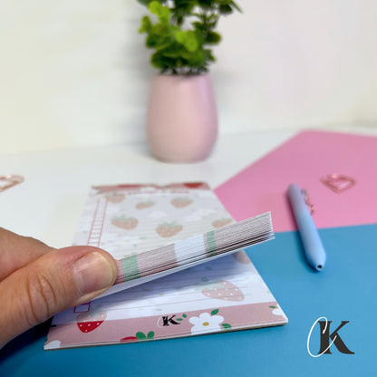 Liste de tâches | Fraises rouges et petites fleurs sur fond rose (To do list)