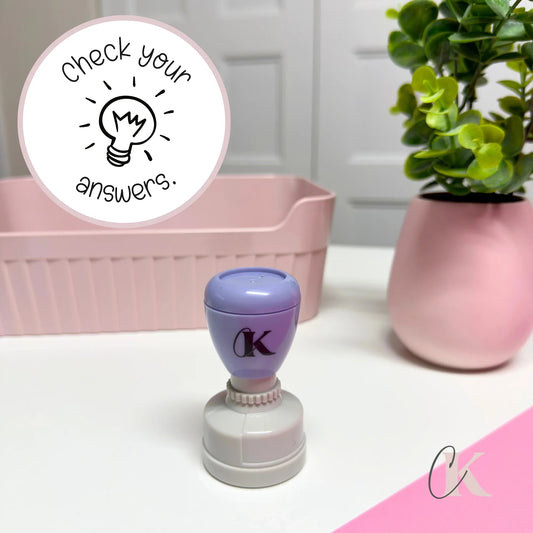 Étampe Check your answers Stamp | Ronde 05 - Étampe